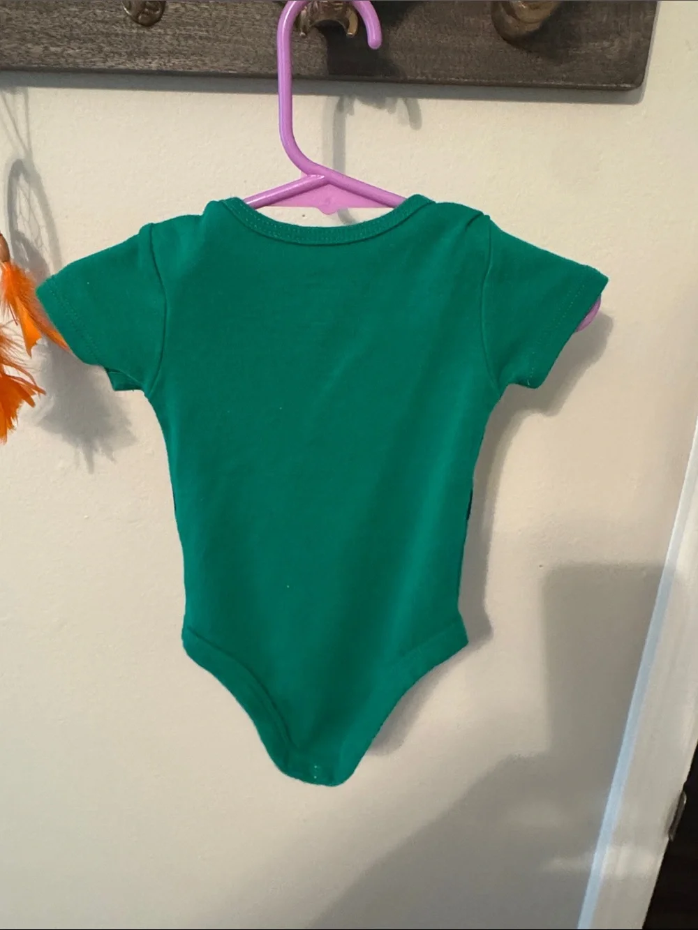 St. Patrick's Green 'Kiss Me' Baby Bodysuit